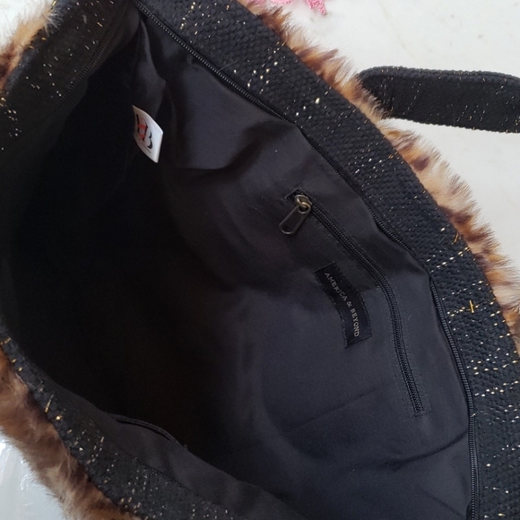 NWT America and Beyond Phantom Leopard Shoulder bag with woven lurex strap - Picture 6 of 9